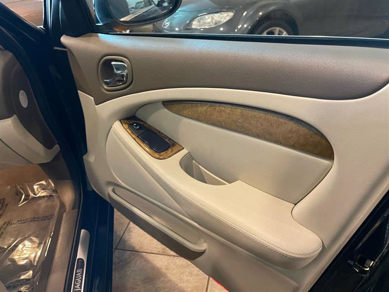 Used 2006 Jaguar S-TYPE 3.0 image 61