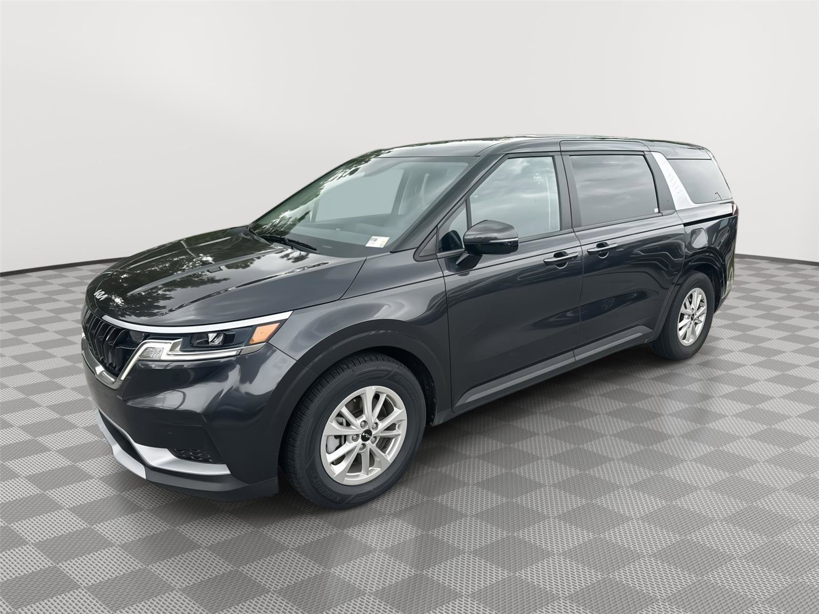 Used 2024 Kia Carnival LX