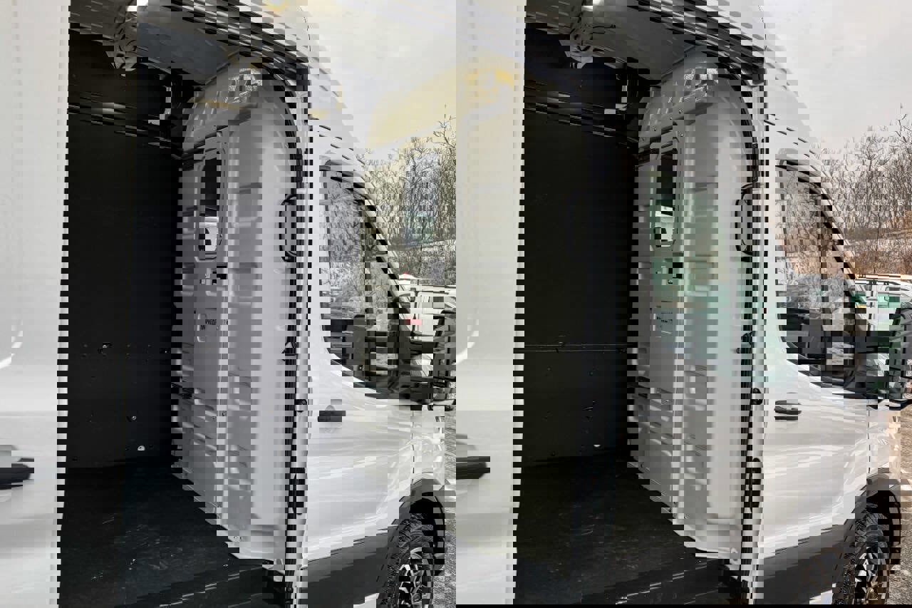 Used 2022 Ford E-Transit 148 High Roof w/ Load Area Protection Package image 17