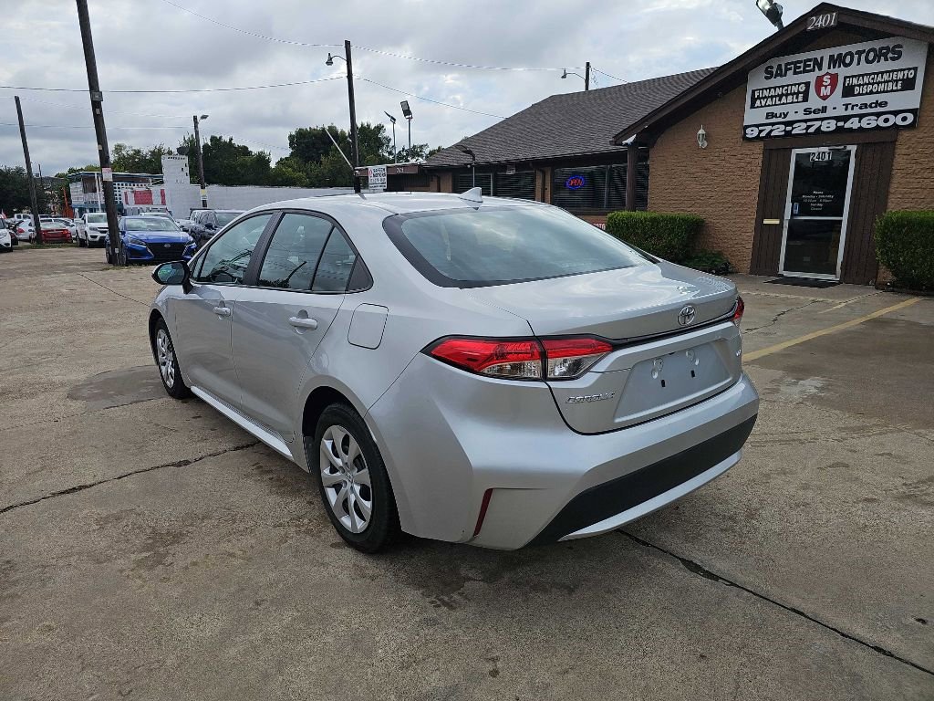 Used 2024 Toyota Corolla LE image 3