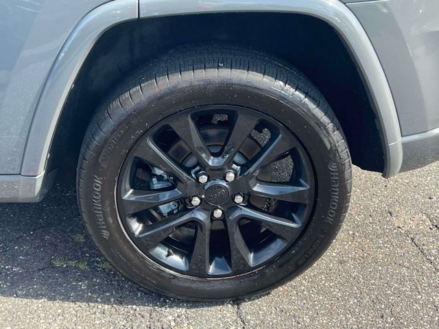 Used 2022 Jeep Grand Cherokee Laredo X AWD/4WD image 9