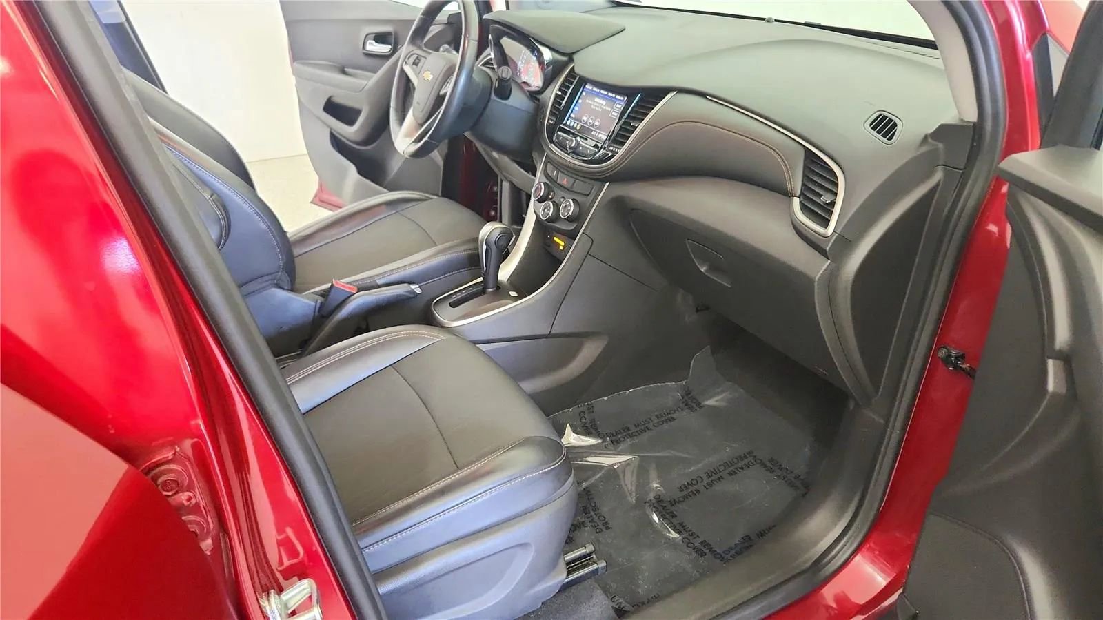 Used 2020 Chevrolet Trax LT w/ Driver Confidence Package FWD image 35