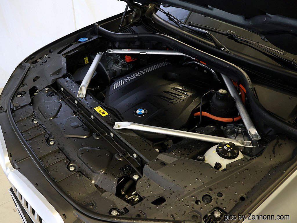 Certified 2024 BMW X5 xDrive50e w/ M Sport Package image 43