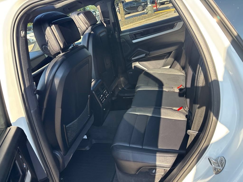 Used 2024 Porsche Cayenne AWD/4WD image 20