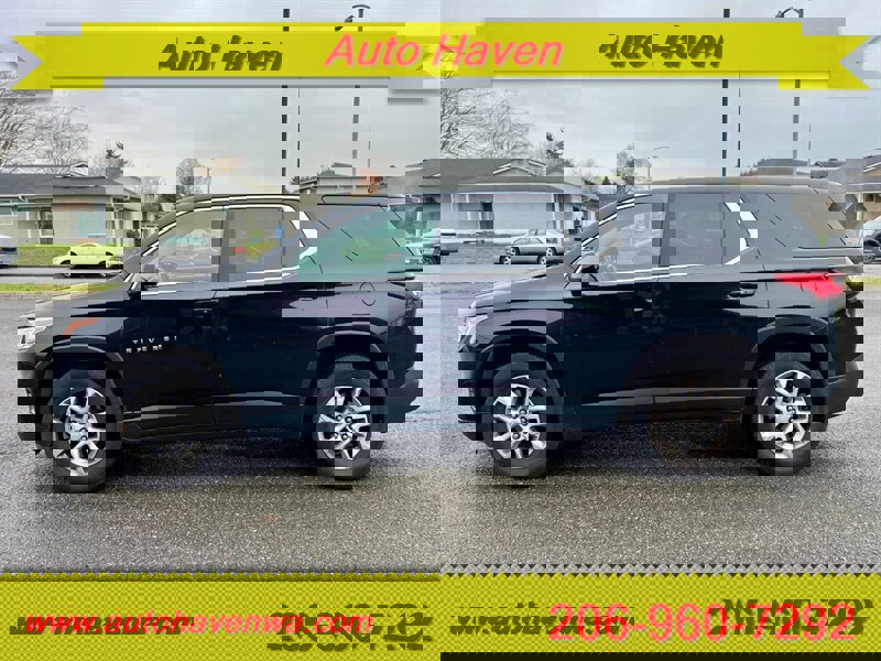 Used 2018 Chevrolet Traverse LS image 2