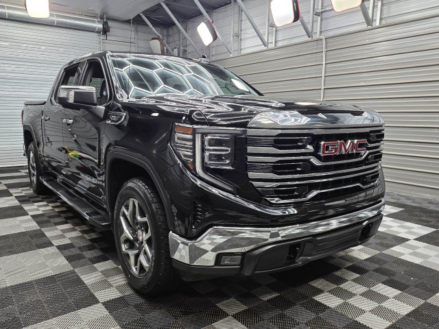 Used 2023 GMC Sierra 1500 SLT w/ SLT Premium Package AWD/4WD image 5