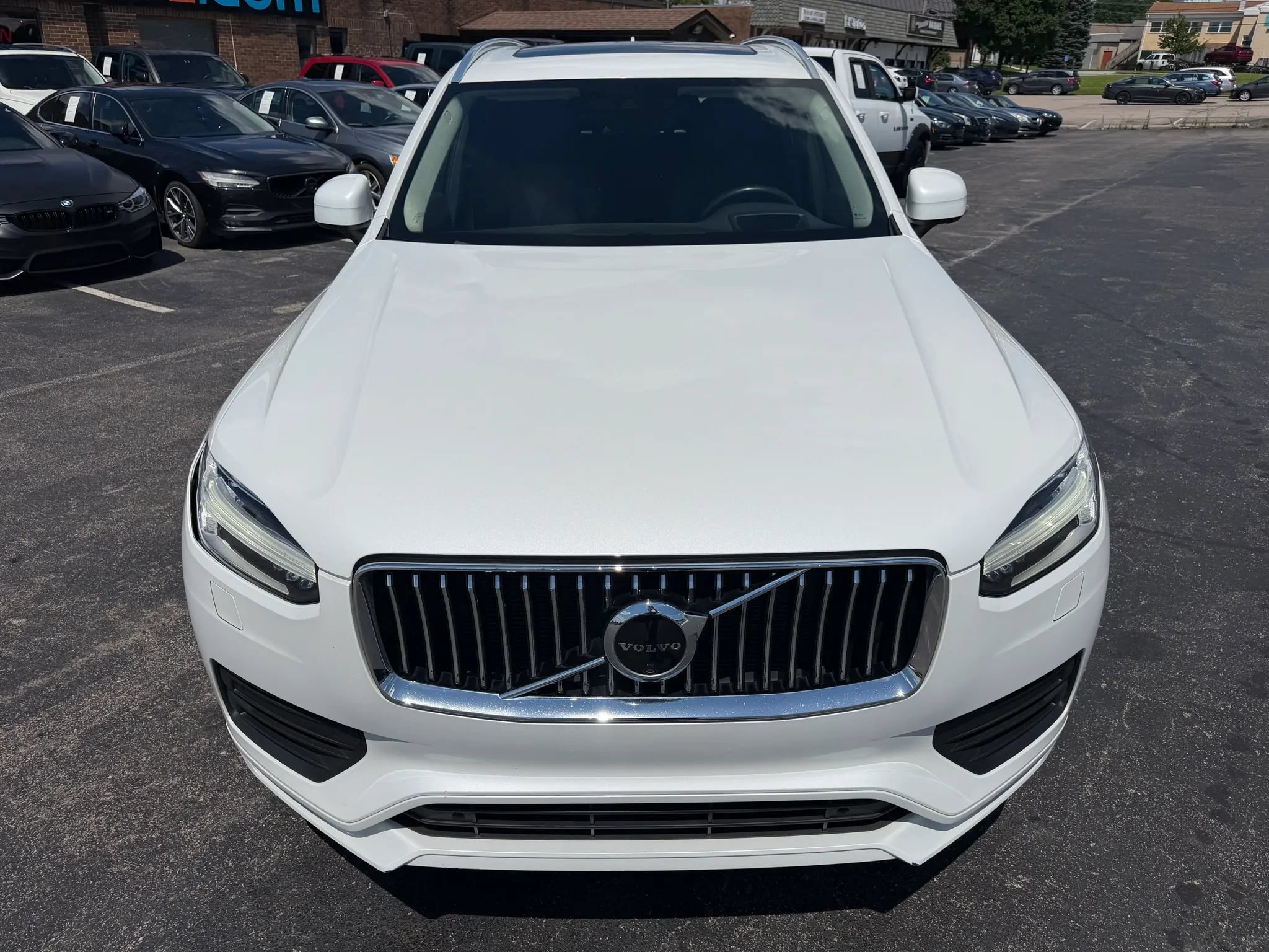 Used 2020 Volvo XC90 T6 Momentum w/ Protection Package AWD/4WD image 9