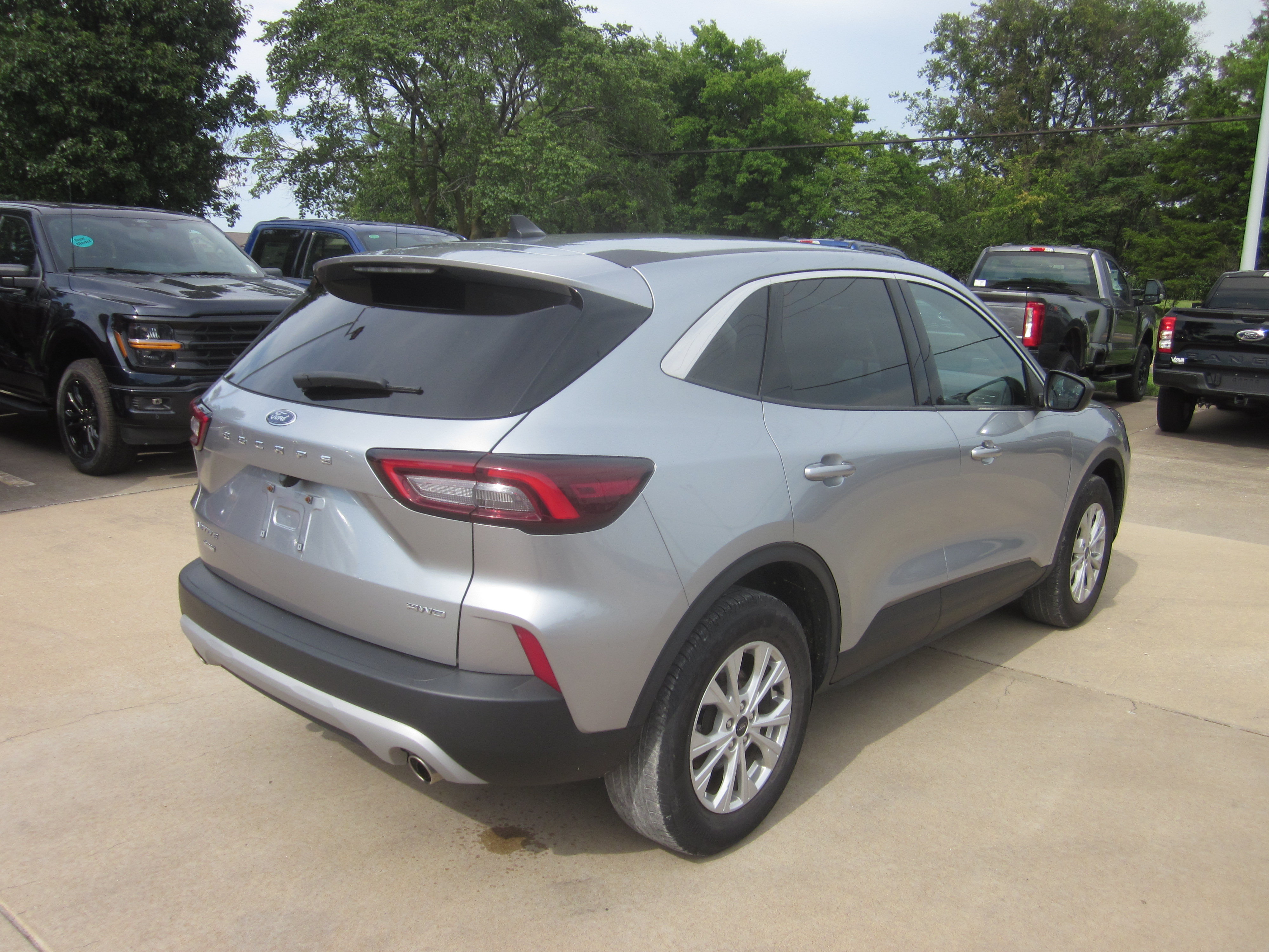 Used 2024 Ford Escape Active AWD/4WD image 6
