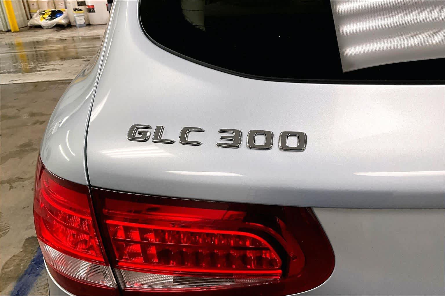 Used 2018 Mercedes-Benz GLC 300 4MATIC image 33