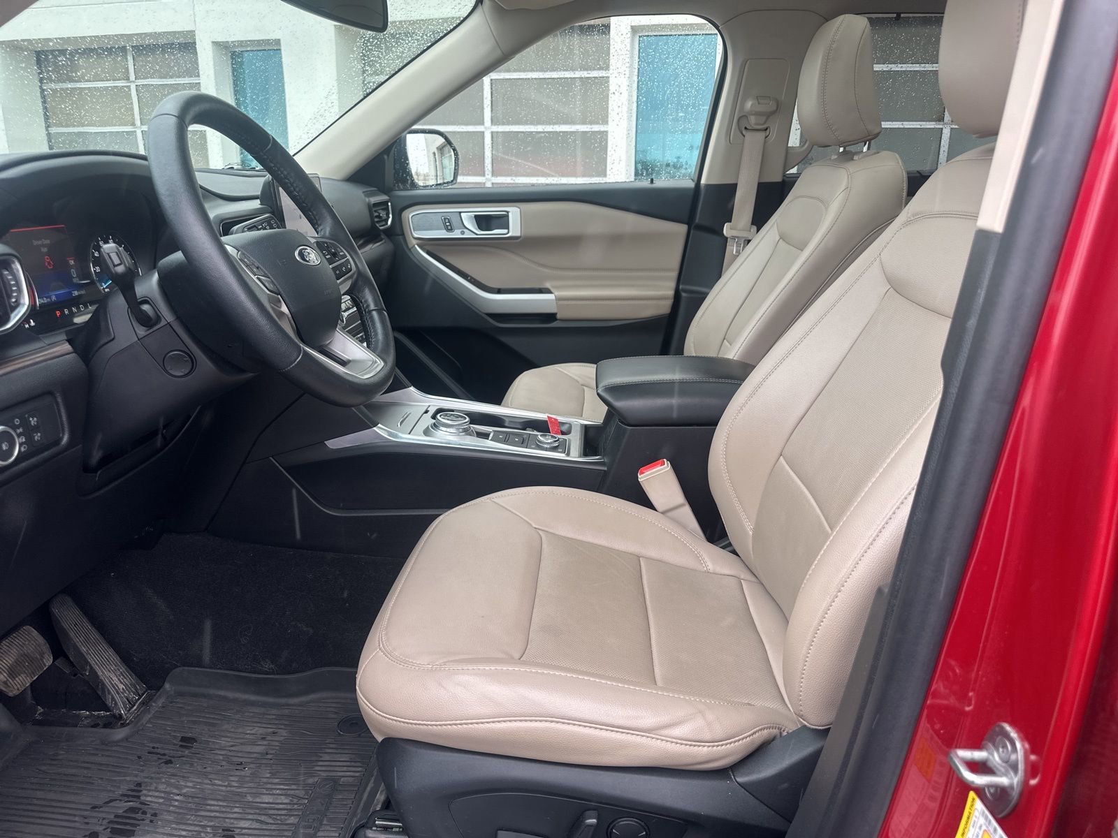 Used 2021 Ford Explorer Limited w/ Equipment Group 301A image 6