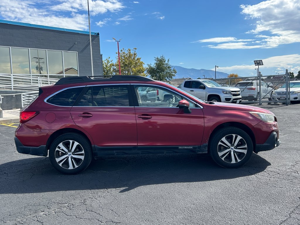 Used 2019 Subaru Outback 2.5i Limited AWD/4WD image 2