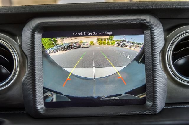 Used 2019 Jeep Wrangler Unlimited Sahara AWD/4WD image 27