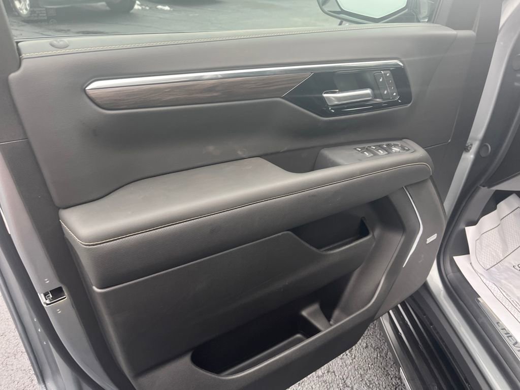 New 2026 Chevrolet Suburban Premier image 19