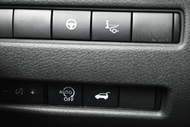 Used 2024 Nissan Rogue Platinum FWD image 22