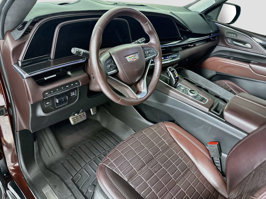 Used 2022 Cadillac Escalade Sport Platinum w/ LPO, ONYX Package AWD/4WD image 9