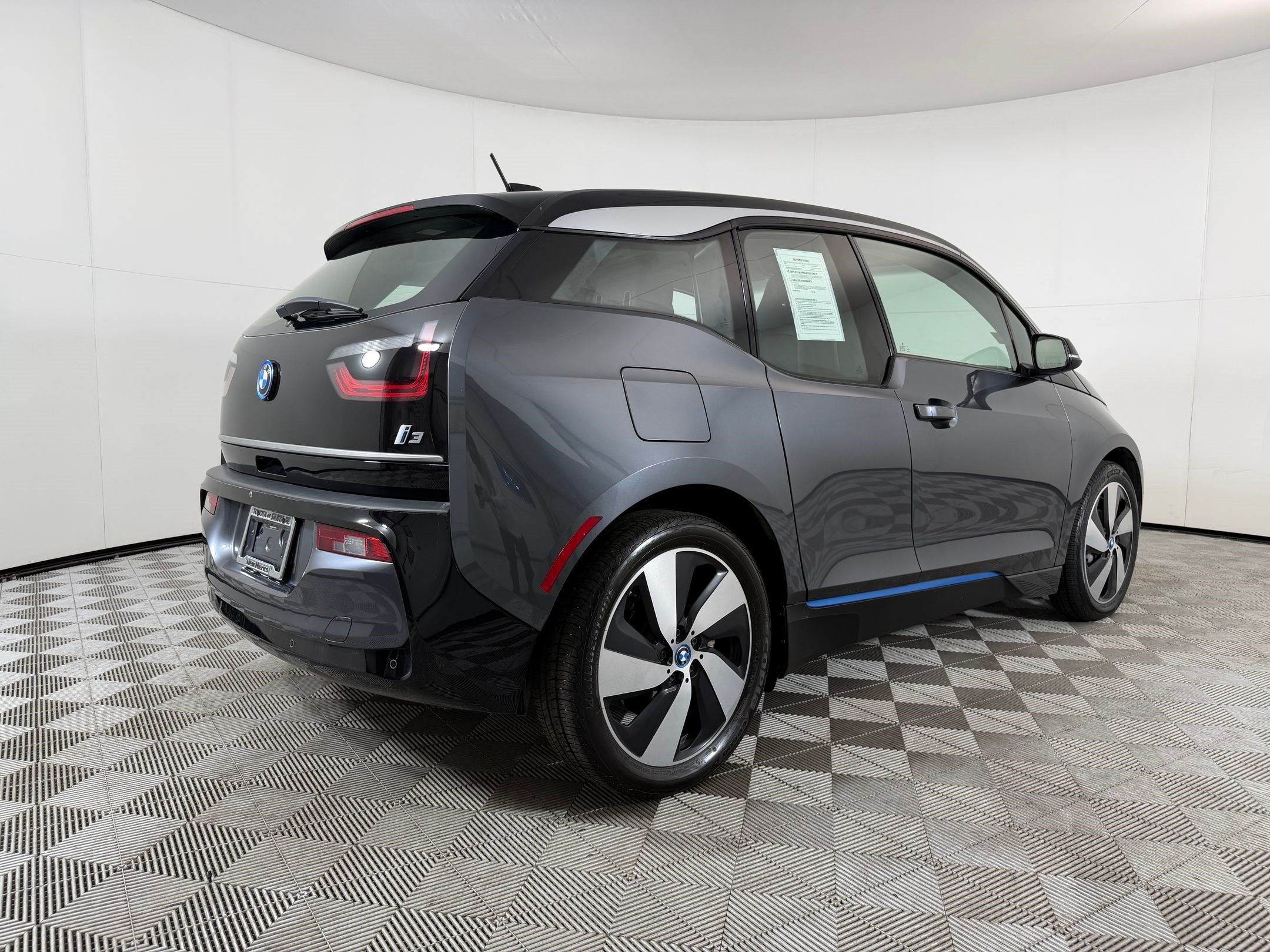 Used 2020 BMW i3 RWD image 9