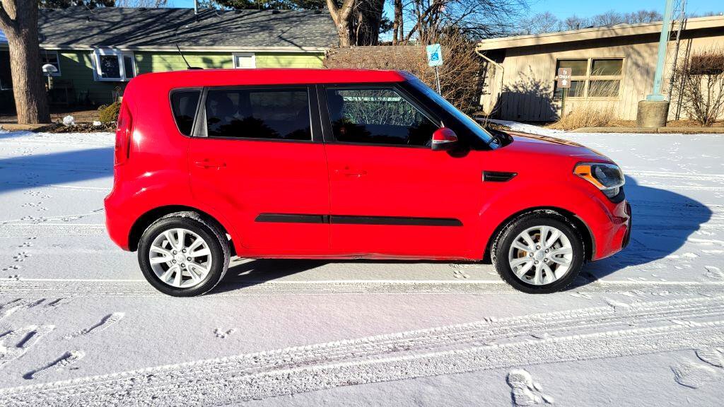 Used 2013 Kia Soul + w/ Audio Pkg image 2