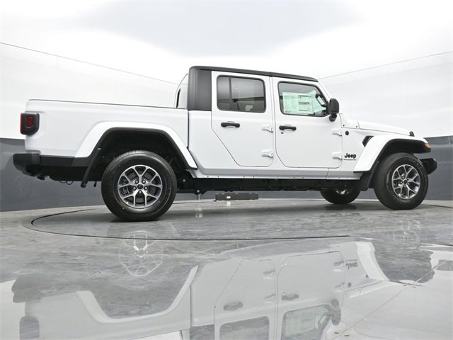 Used 2024 Jeep Gladiator Sport image 44