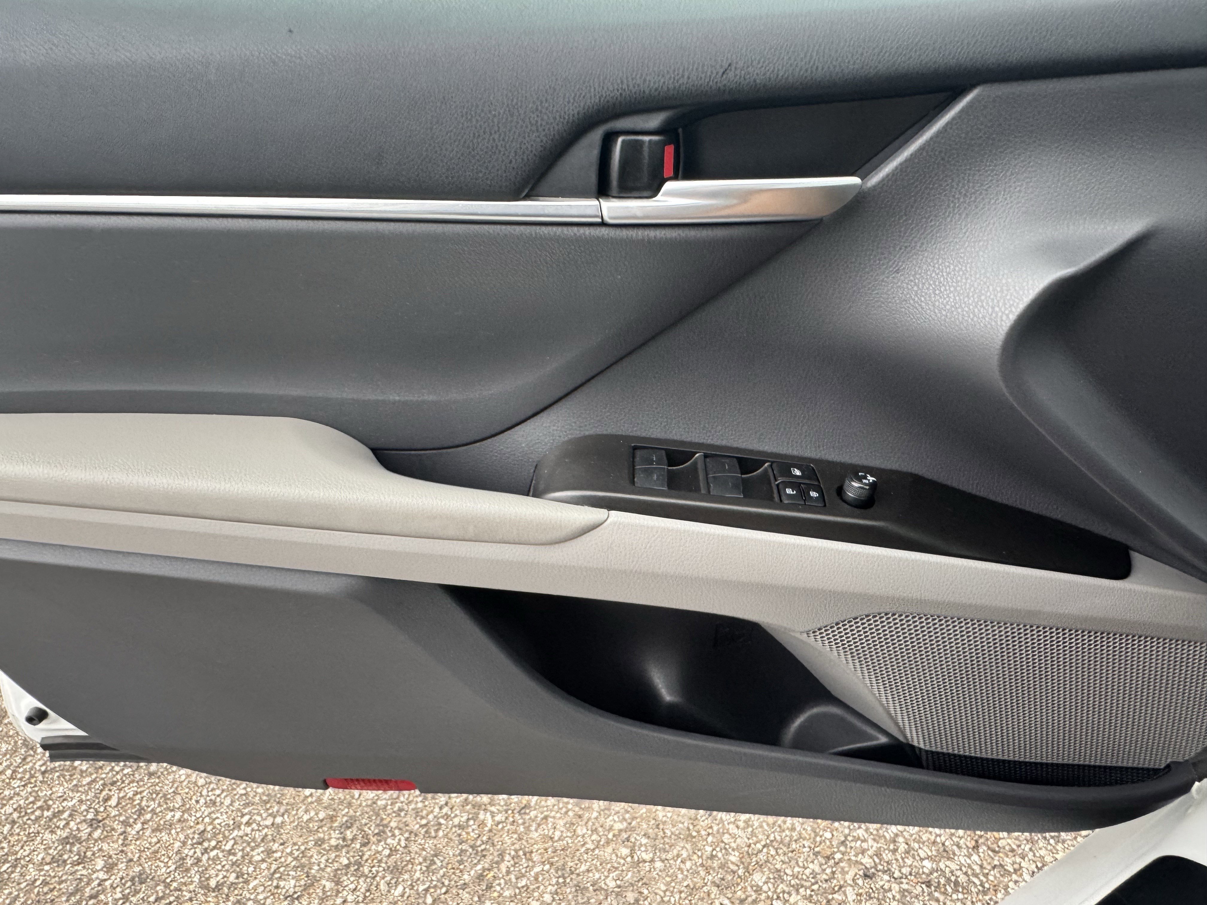 Used 2024 Toyota Camry LE image 9