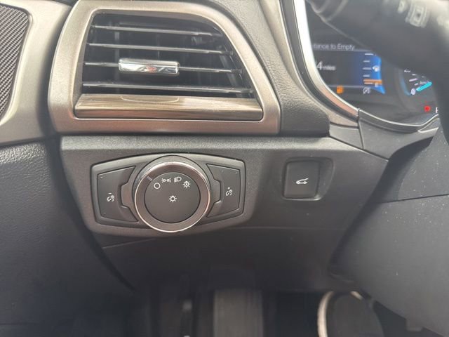 Used 2019 Ford Fusion SEL image 27