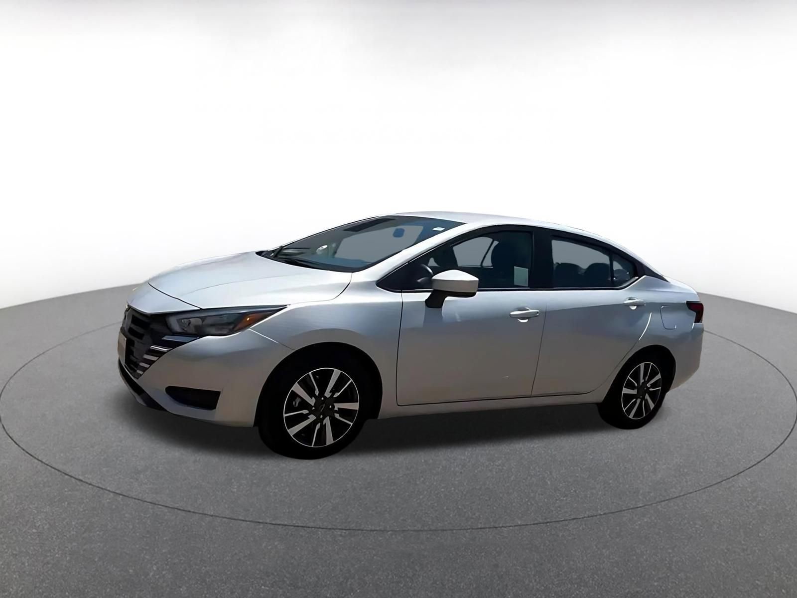 Used 2025 Nissan Versa SV FWD image 8