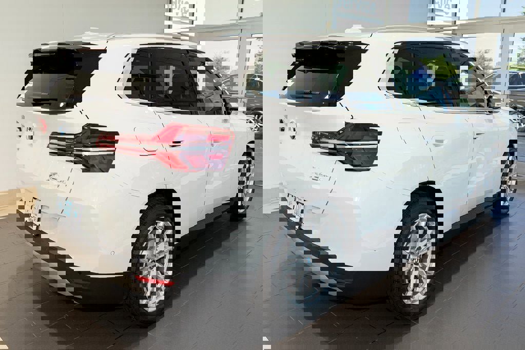 Used 2025 BMW X3 xDrive30i image 5