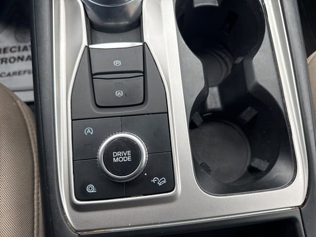 Used 2020 Ford Explorer XLT w/ Comfort Package image 8