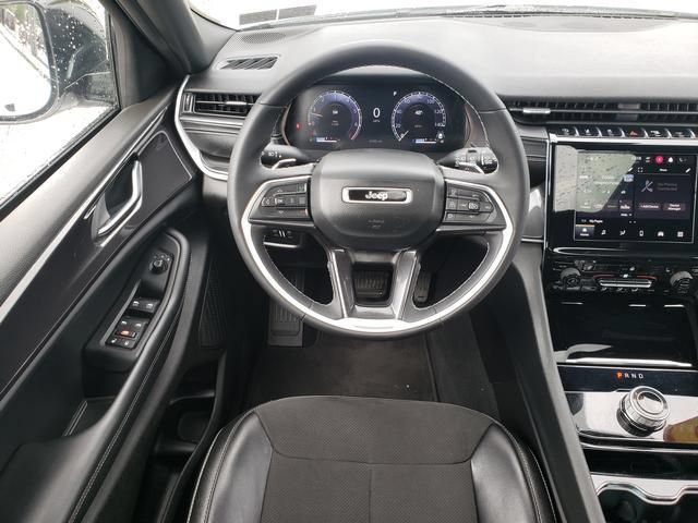 Used 2023 Jeep Grand Cherokee L Laredo AWD/4WD image 17