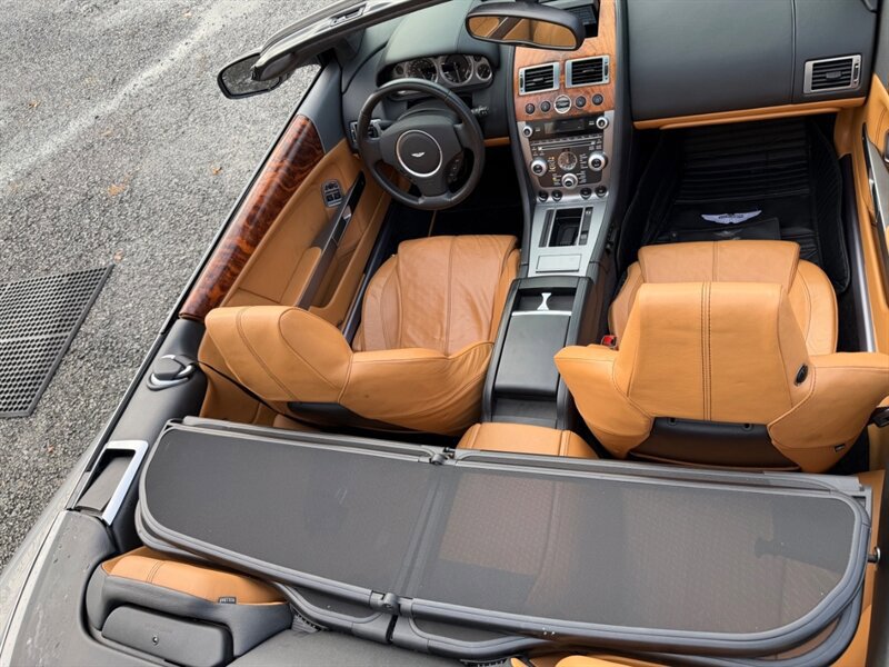 Used 2009 Aston Martin DB9 Volante RWD image 23