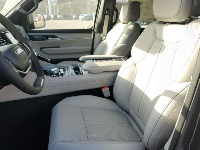 New 2026 Jeep Grand Wagoneer L 4WD image 14