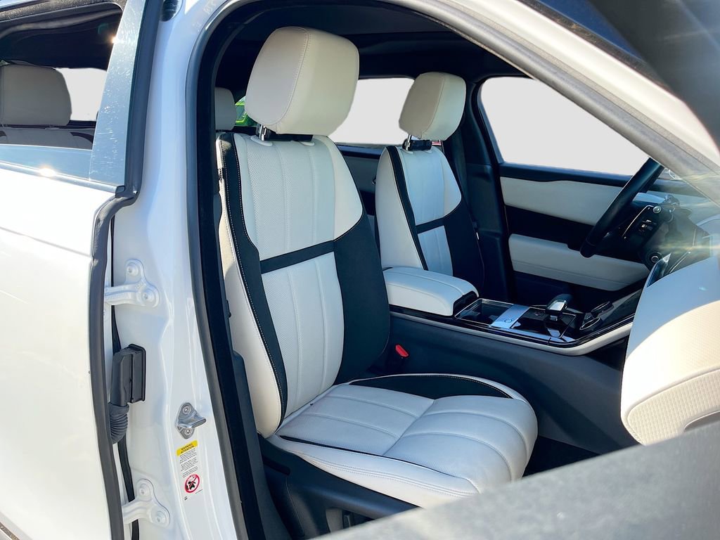 Used 2023 Land Rover Range Rover Velar R-Dynamic S image 30