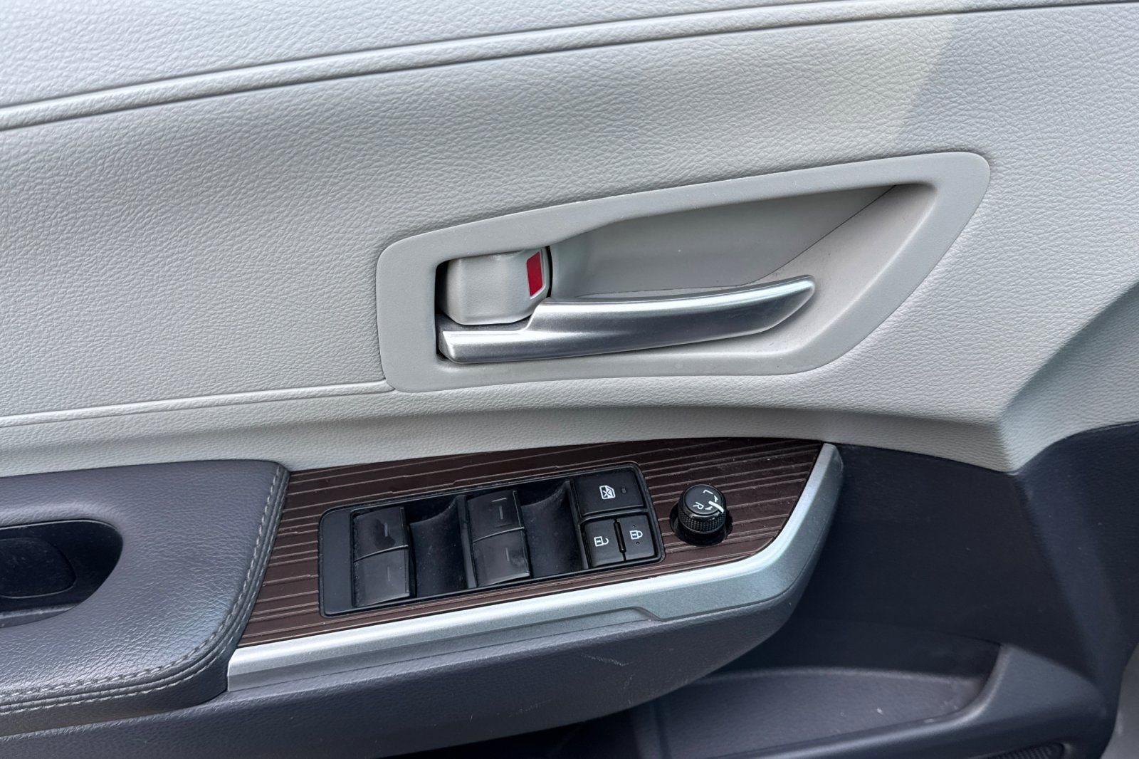 Certified 2023 Toyota Sienna XLE image 14