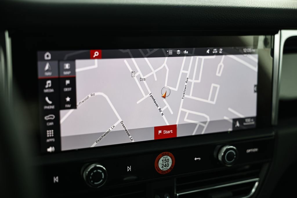 Used 2025 Porsche Macan image 40