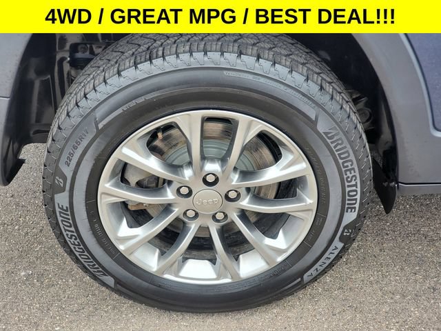 Used 2020 Jeep Cherokee Latitude Plus w/ Cold Weather Group AWD/4WD image 6