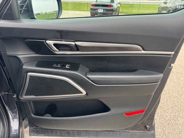 Used 2025 Kia Telluride S image 37