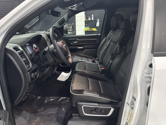 Used 2025 RAM 1500 Laramie AWD/4WD image 10