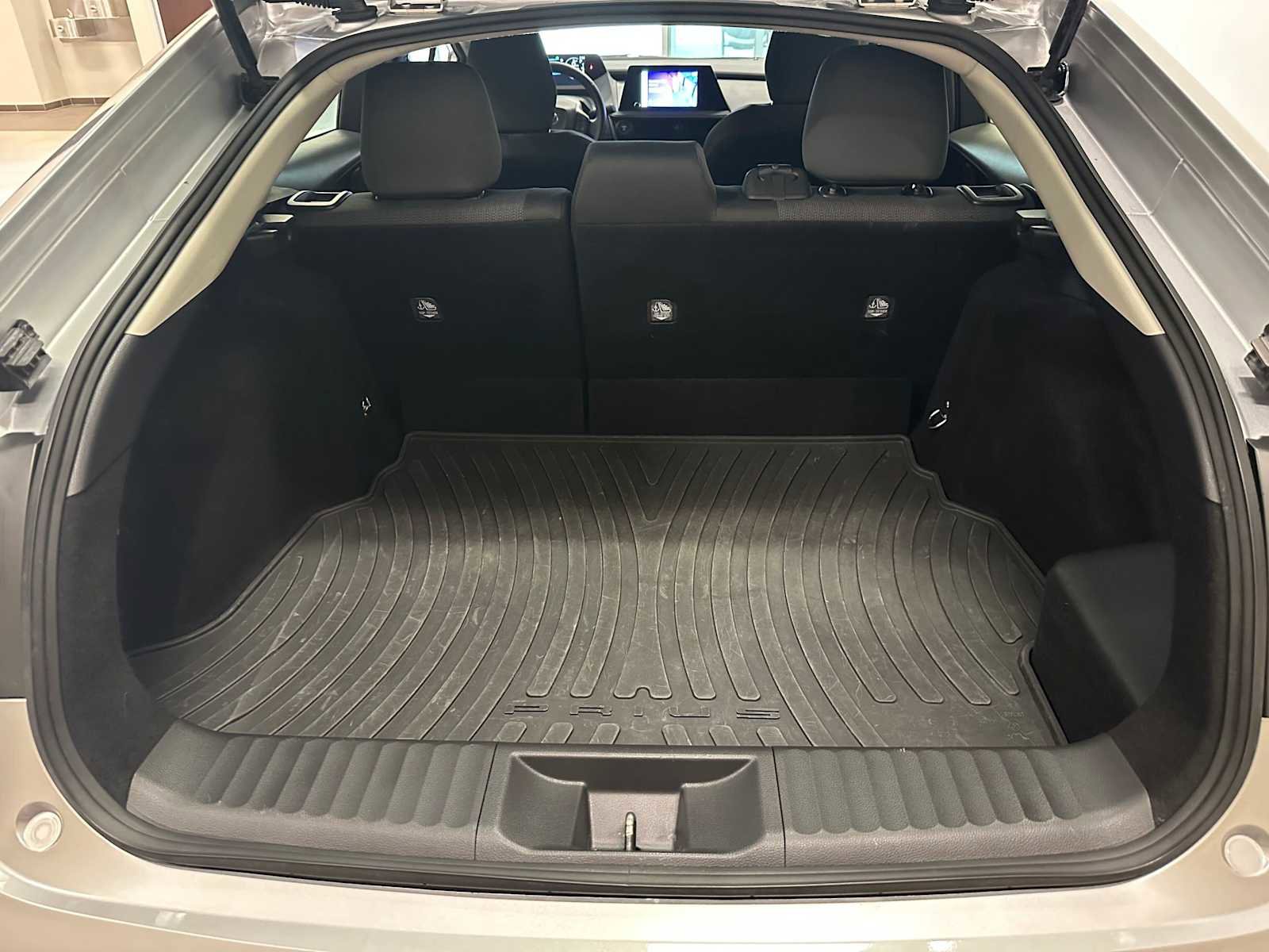 Used 2024 Toyota Prius LE image 30