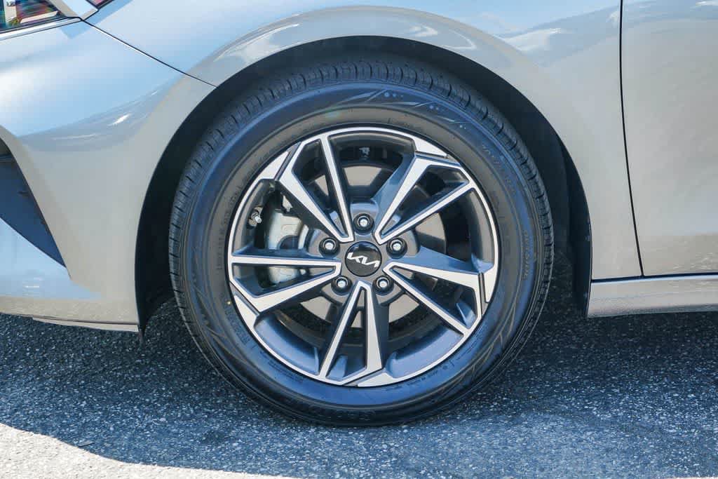 Certified 2023 Kia Forte LXS FWD image 9