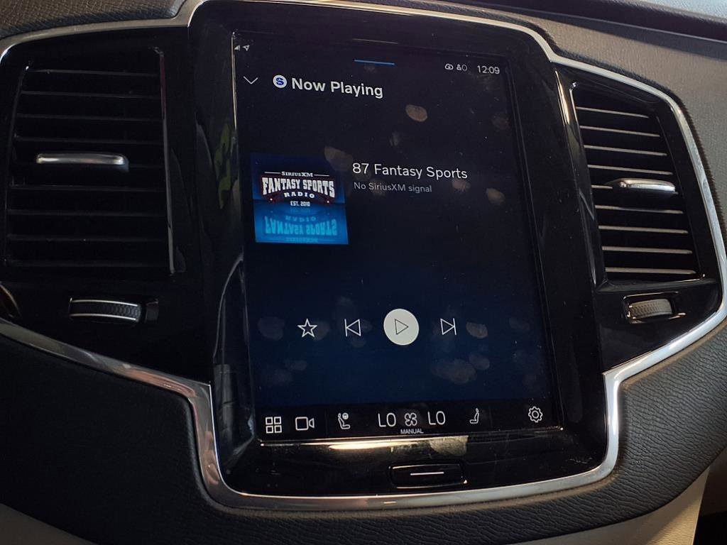 Used 2023 Volvo XC90 B6 Plus image 22