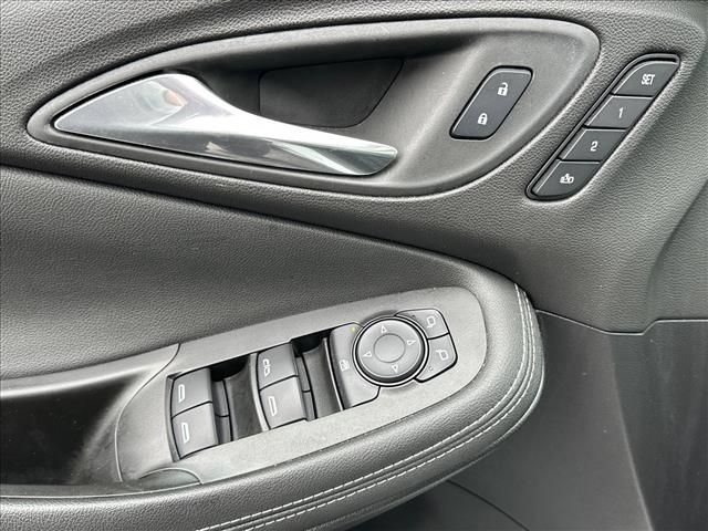 Certified 2022 Buick Encore GX Essence w/ Experience Buick Package FWD image 21