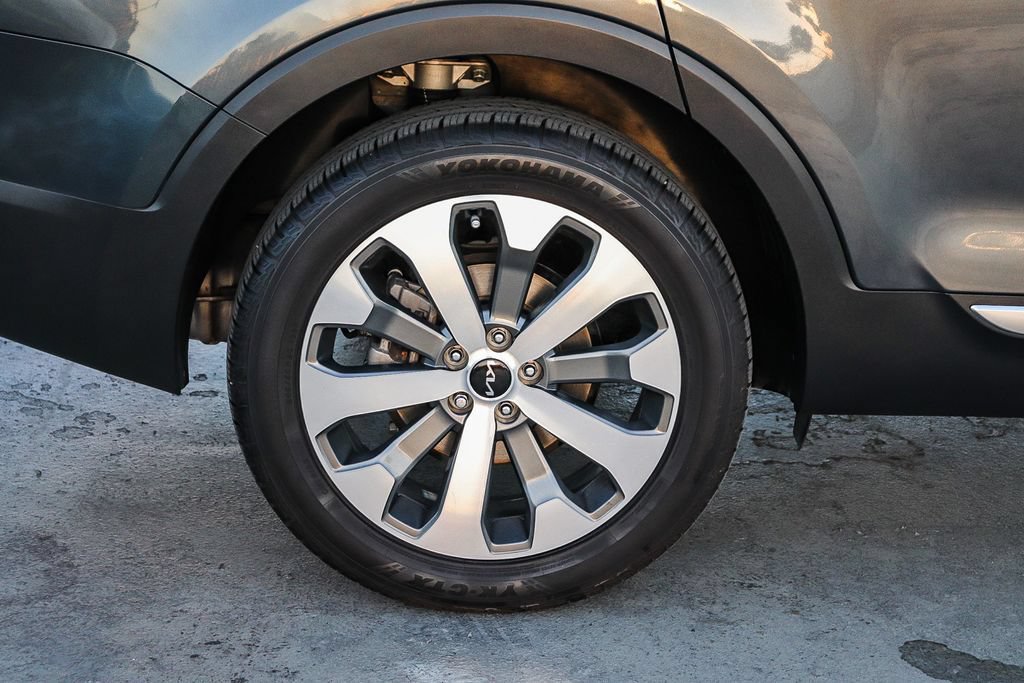 Used 2022 Kia Telluride S FWD image 12