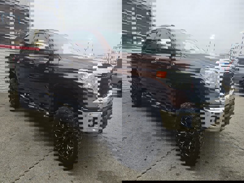 Used 2015 Toyota Tundra 1794 Edition image 3