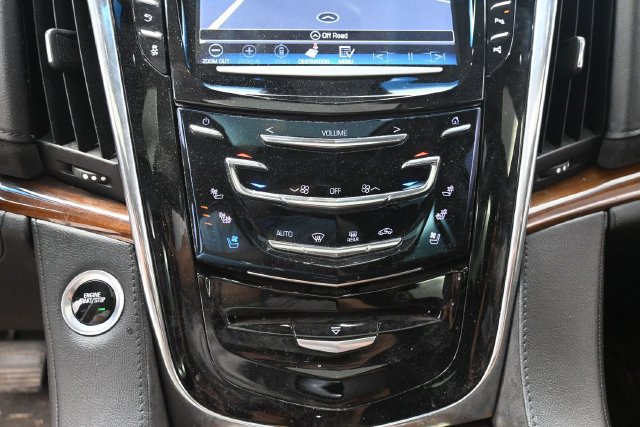 Used 2017 Cadillac Escalade Luxury AWD/4WD image 27