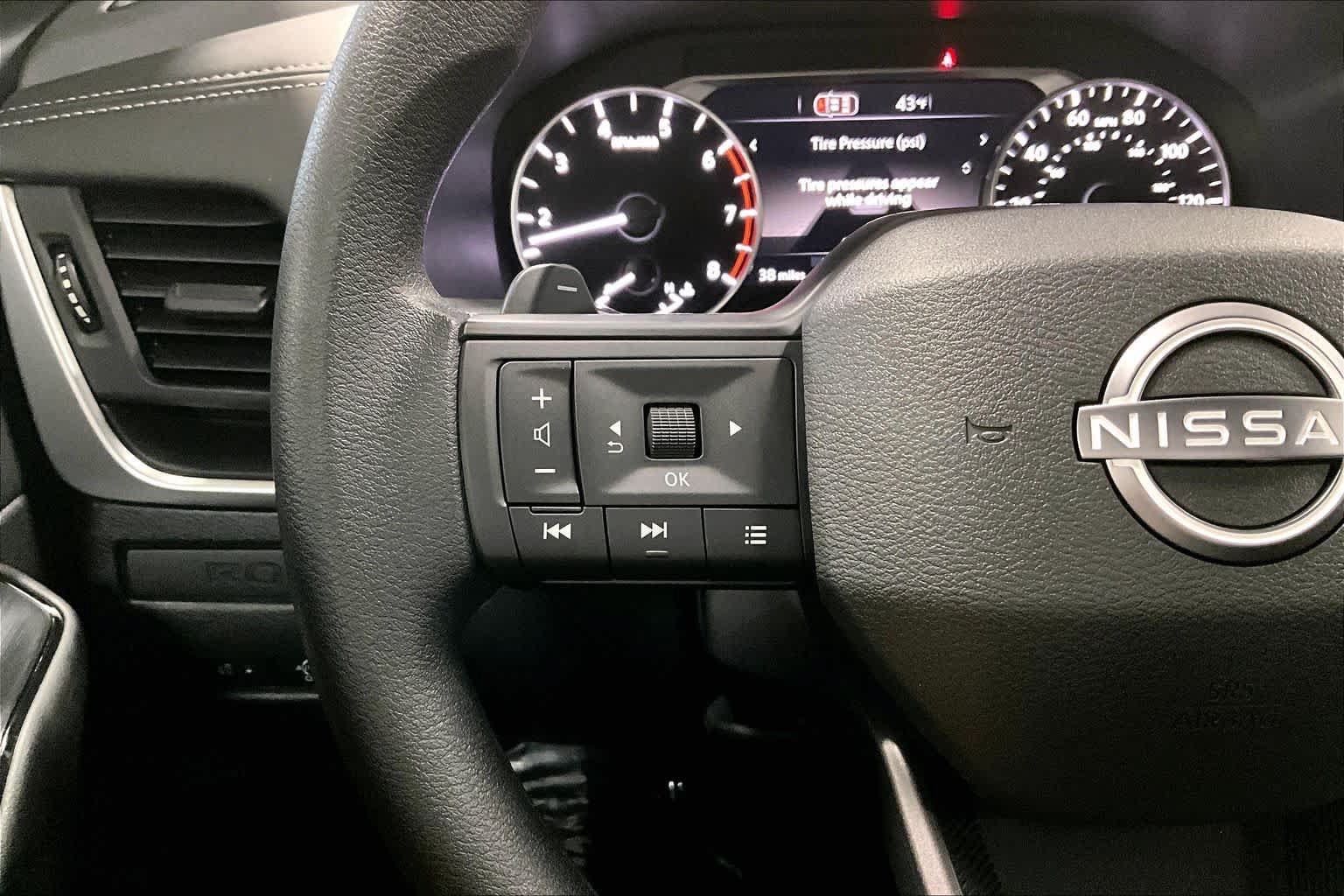 Used 2026 Nissan Rogue S AWD/4WD image 23