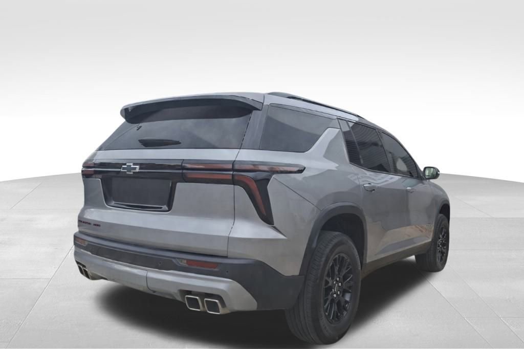 Used 2025 Chevrolet Traverse Z71 image 5