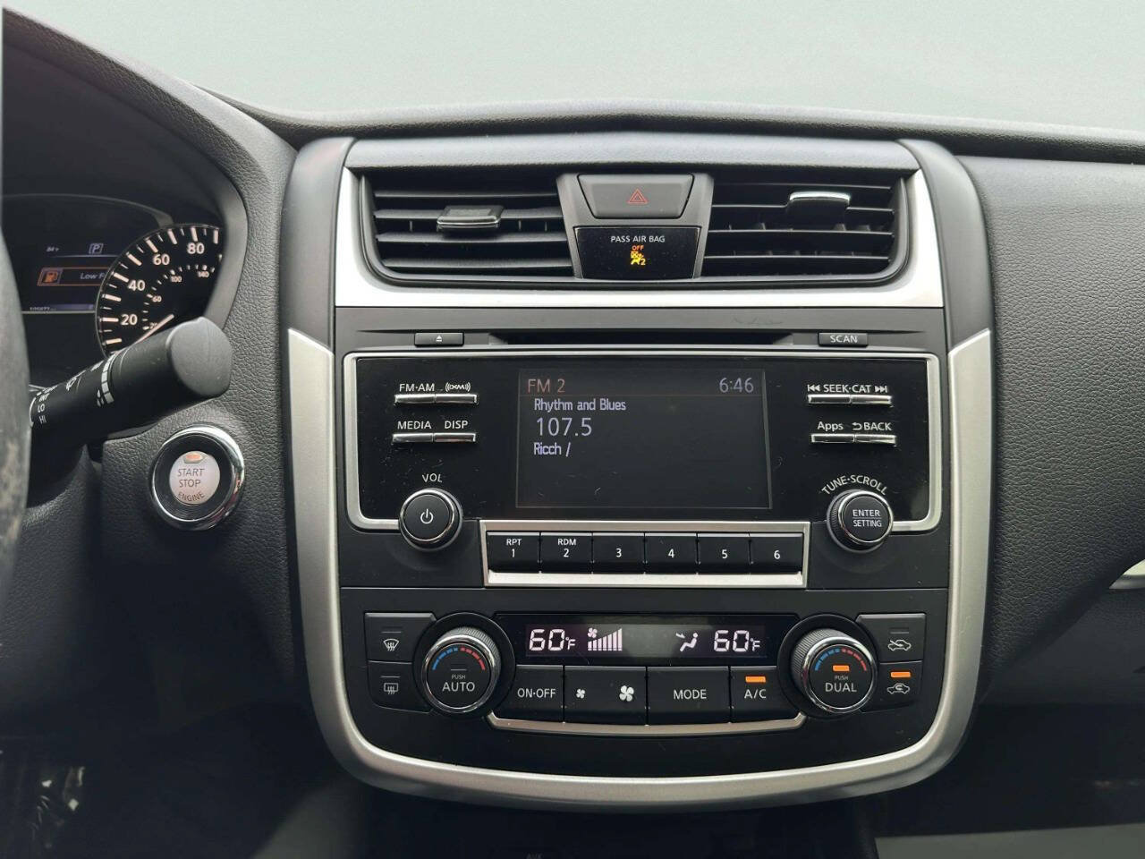 Used 2016 Nissan Altima 2.5 SV FWD image 11