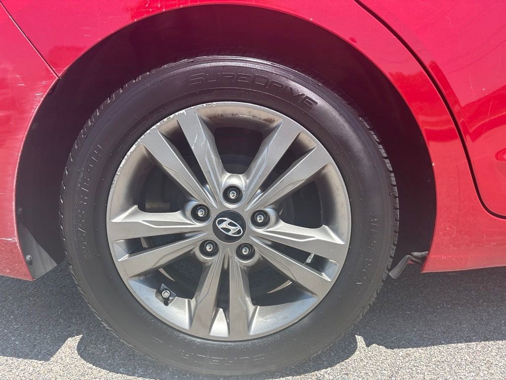 Used 2017 Hyundai Elantra SE FWD image 3