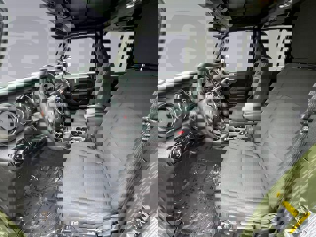 Used 2023 Jeep Gladiator Sport AWD/4WD image 10