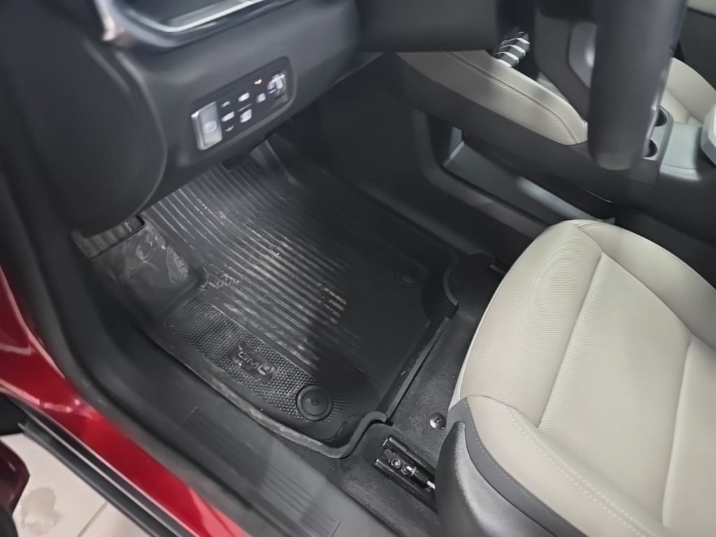 Used 2026 GMC Terrain Elevation w/ Elevation Premium Package image 11