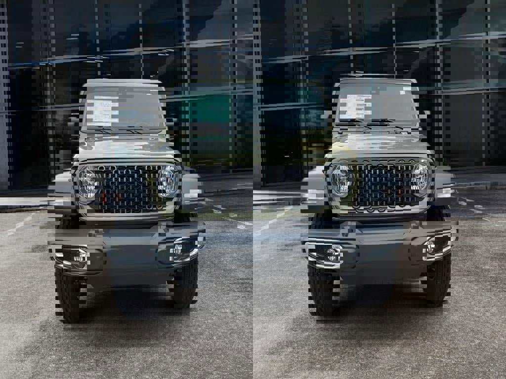 New 2025 Jeep Gladiator Sport image 2